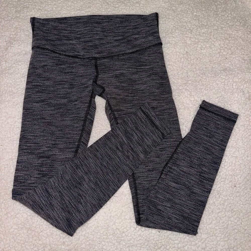 Lululemon Black White Patterned Mid Rise Leggings Size 6 EUC